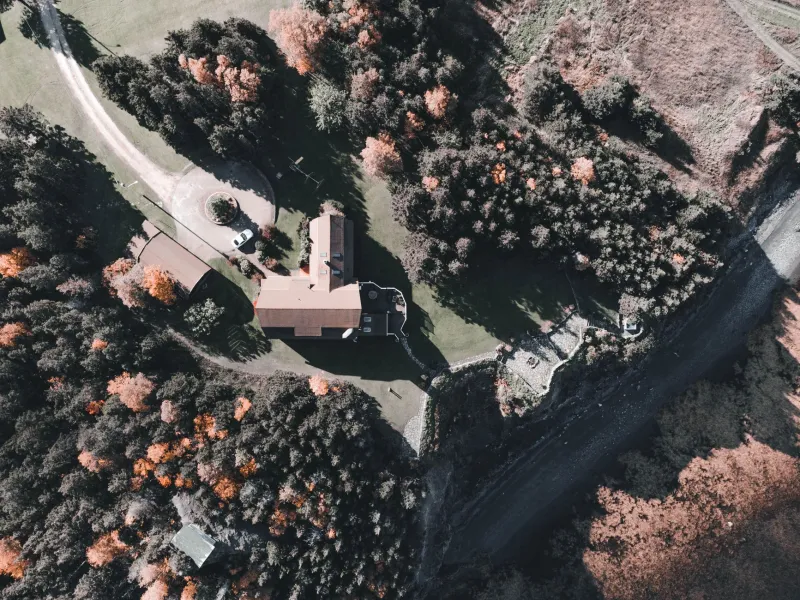 Planted, Not Scattered: Why America's Wealthiest Are Choosing Depth Over Breadth in Where They Live
